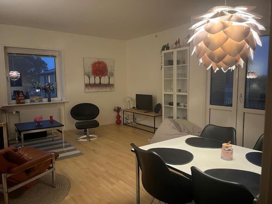 Stor Og Lys Lejlighed I Hjertet Af Holstebro Eksteriør bilde